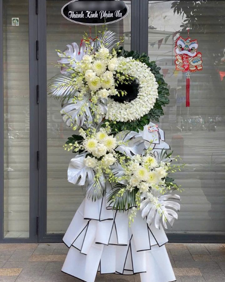 Hoa tang còn mãi với thời gian