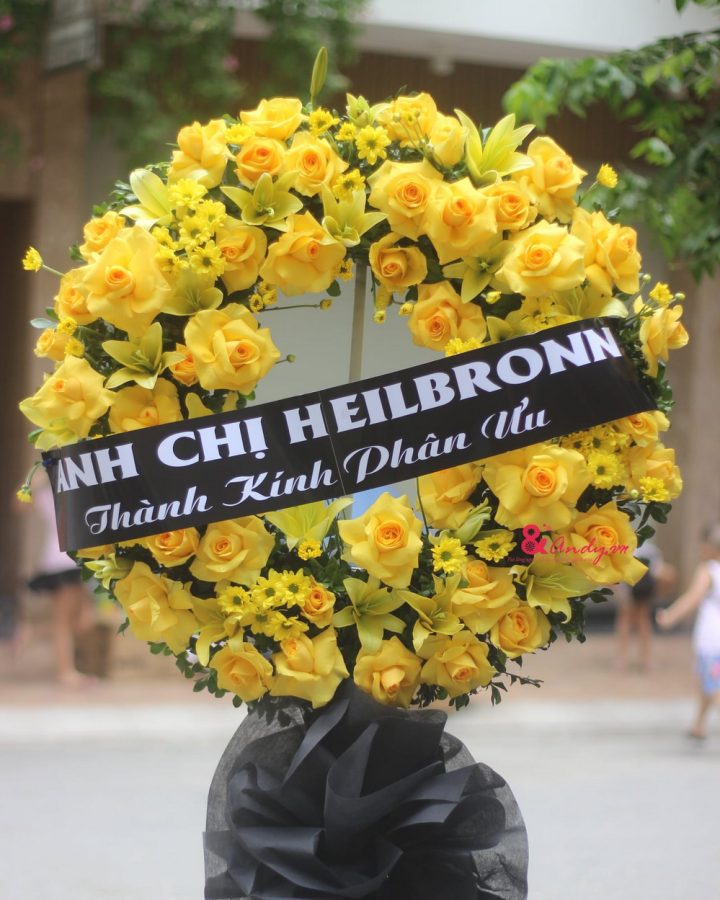 Vòng hoa chia buồn